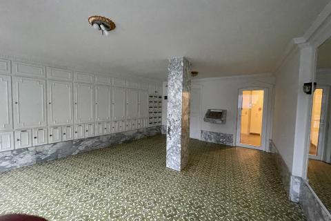 Standaard appartement met terras en 2 slaapkamers in Gent uit 1967 - 79.00m² - EPC 177.00