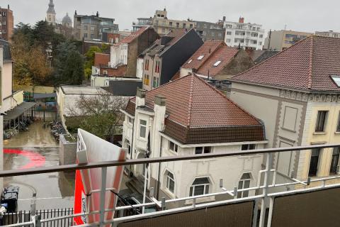 Standaard appartement met terras en 2 slaapkamers in Gent uit 1967 - 79.00m² - EPC 177.00