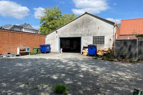 Showroom, atelier en appartement in Merelbeke-Melle, gerenoveerd in 2015, 650.00m² perceeloppervlakte, 226.00m² bewoonbare oppervlakte