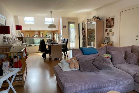 Showroom, atelier en appartement in Merelbeke-Melle, gerenoveerd in 2015, 650.00m² perceeloppervlakte, 226.00m² bewoonbare oppervlakte