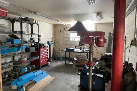 Showroom, atelier en appartement in Merelbeke-Melle, gerenoveerd in 2015, 650.00m² perceeloppervlakte, 226.00m² bewoonbare oppervlakte