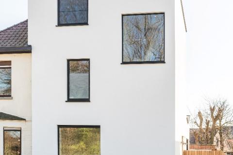 Ruime half open bebouwing met tuin en terras in Gent, 3 slaapkamers, EPC-waarde 68.00, energielabel A, zuidwestelijke oriëntatie