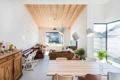 Ruime half open bebouwing met tuin en terras in Gent, 3 slaapkamers, EPC-waarde 68.00, energielabel A, zuidwestelijke oriëntatie