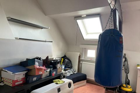 Ruime rijwoning met tuin en 4 slaapkamers in Gent, standaard woning met perceeloppervlakte 90.00 en bewoonbare oppervlakte 128.00, 1 badkamer