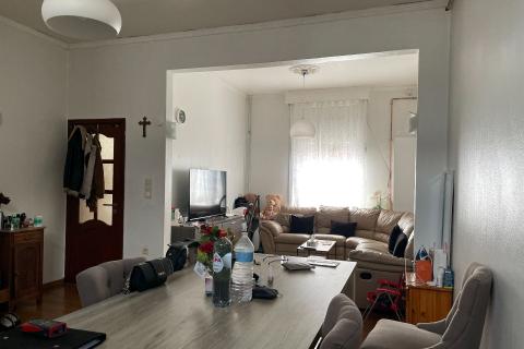Ruime rijwoning met tuin en 4 slaapkamers in Gent, standaard woning met perceeloppervlakte 90.00 en bewoonbare oppervlakte 128.00, 1 badkamer