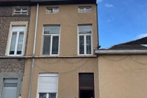 Ruime rijwoning met tuin en 4 slaapkamers in Gent, standaard woning met perceeloppervlakte 90.00 en bewoonbare oppervlakte 128.00, 1 badkamer