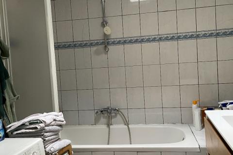 Ruime rijwoning met tuin en 4 slaapkamers in Gent, standaard woning met perceeloppervlakte 90.00 en bewoonbare oppervlakte 128.00, 1 badkamer
