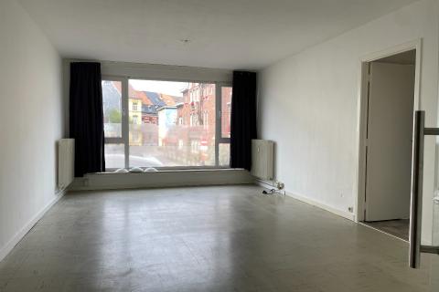 Ruim appartement met lift in Gent, 3 slaapkamers, standaard afwerking, EPC-waarde 191.00