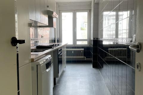 Ruim appartement met lift in Gent, 3 slaapkamers, standaard afwerking, EPC-waarde 191.00