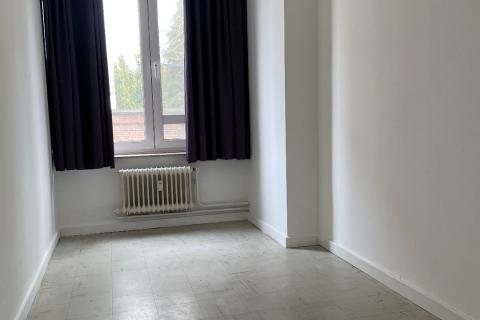 Ruim appartement met lift in Gent, 3 slaapkamers, standaard afwerking, EPC-waarde 191.00