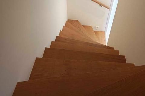 Ruime standaard rijwoning in Wetteren / Kwatrecht met tuin, 4 slaapkamers, energielabel A en 2 badkamers