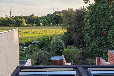 Ruime standaard rijwoning in Wetteren / Kwatrecht met tuin, 4 slaapkamers, energielabel A en 2 badkamers