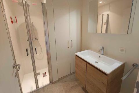 Ruime standaard rijwoning in Wetteren / Kwatrecht met tuin, 4 slaapkamers, energielabel A en 2 badkamers