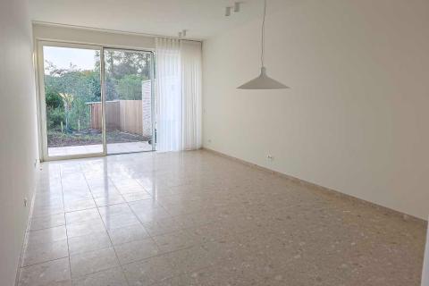 Ruime standaard rijwoning in Wetteren / Kwatrecht met tuin, 4 slaapkamers, energielabel A en 2 badkamers