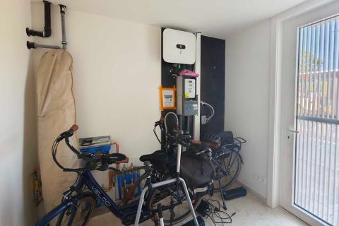 Ruime standaard rijwoning in Wetteren / Kwatrecht met tuin, 4 slaapkamers, energielabel A en 2 badkamers