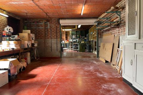 Ruime villa met zonnige tuin, terras en garage in Merelbeke-Melle, 4 slaapkamers, bouwjaar 1966, 893m² perceel, 252m² bewoonbaar, zuidwestelijke tuinoriëntatie