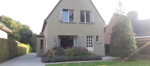 Volledig gerenoveerde villa 3 SLPK te koop te Heusden/Wetteren Ten Ede