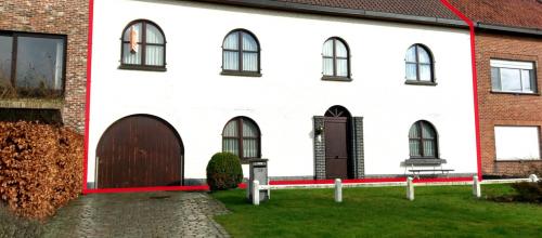( VERKOCHT) Authentieke woning met 3 SLPK op toplocatie te Melle
