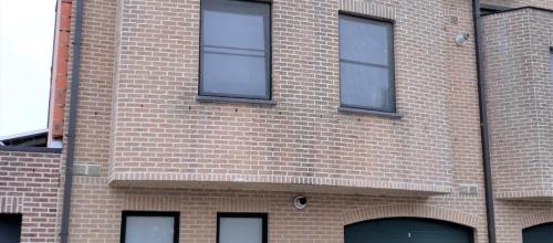 Ruim duplex appartement met garage te centrum S-L-H