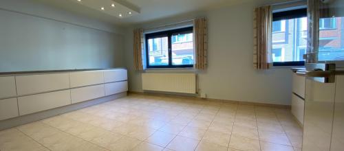 Zeer rustig gelegen gelijkvloers appartement in leefsraat