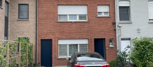 Rijwoning met tuin en parking in Melle - Vogelhoek, 2 slaapkamers, bouwjaar 1950, 1180.00m² perceeloppervlakte, 164.00m² bewoonbare oppervlakte, EPC-waarde 494.