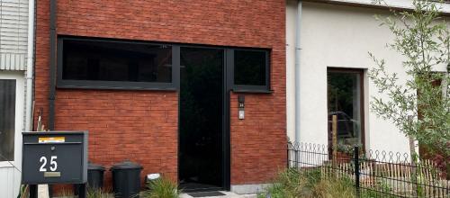 Gerieflijke gerenoveerde rijwoning met tuin en terras in Gentbrugge, 2 slaapkamers, standaard woning, EPC B