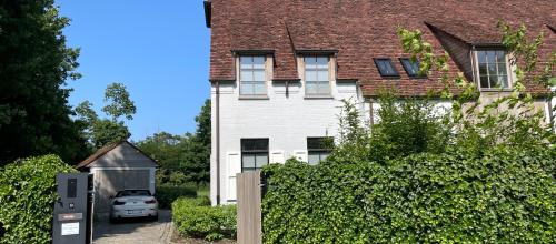 Rustieke half open bebouwing met tuin, garage en 3 slaapkamers in Heusden, bouwjaar 2015, op enkele minuten van het centrum, 2 badkamers, een ideale woning voor