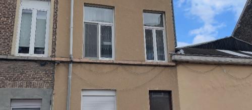 Ruime rijwoning met tuin en 4 slaapkamers in Gent, standaard woning met perceeloppervlakte 90.00 en bewoonbare oppervlakte 128.00, 1 badkamer